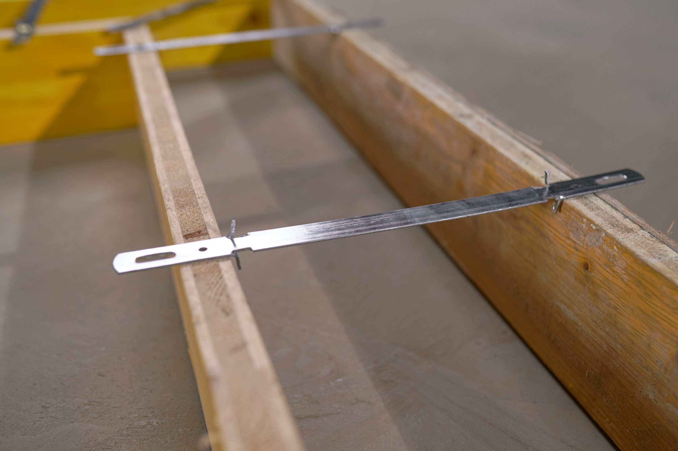 Indítóelemek elhelyezése