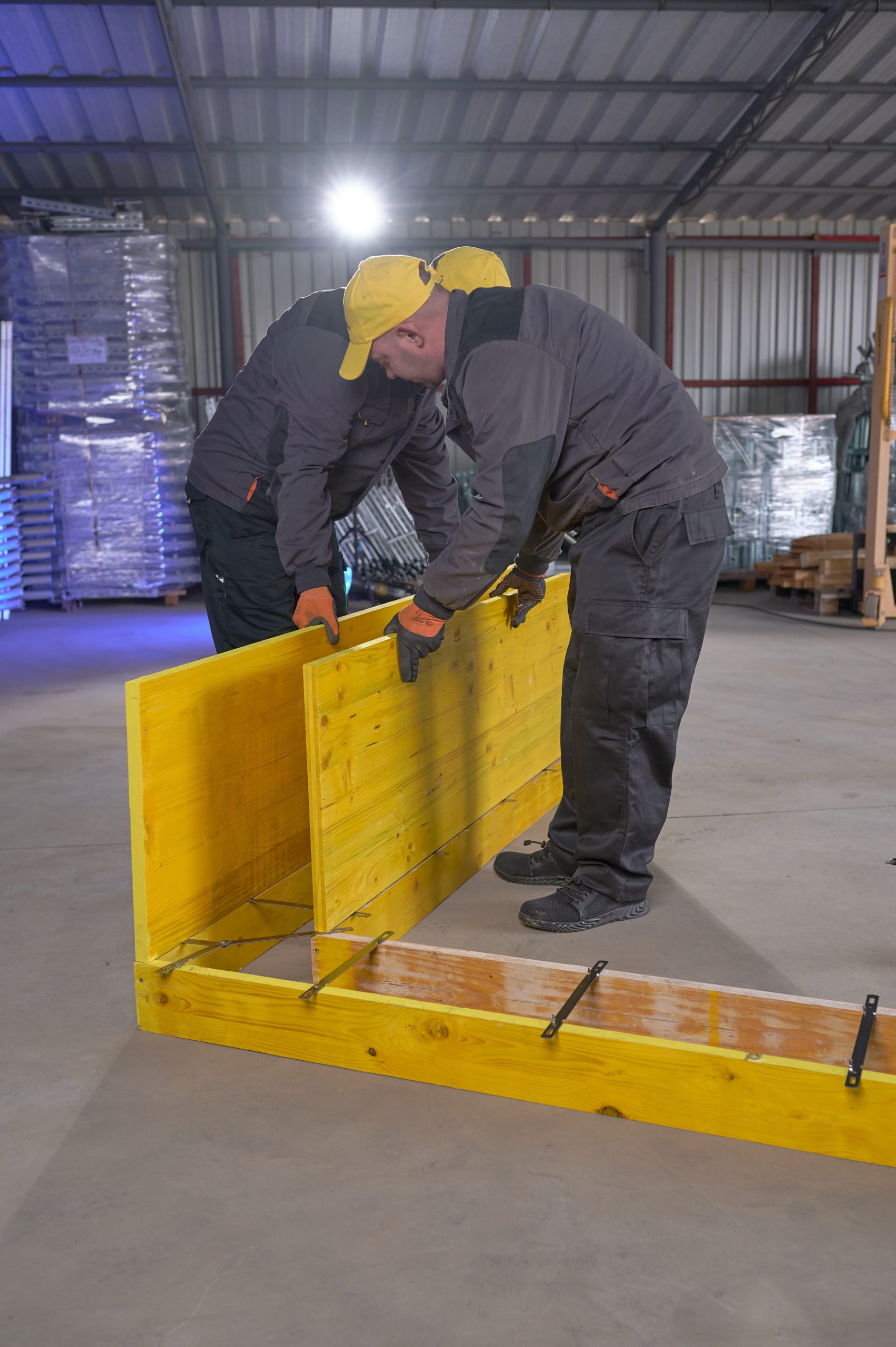 Zsalutáblák elhelyezése